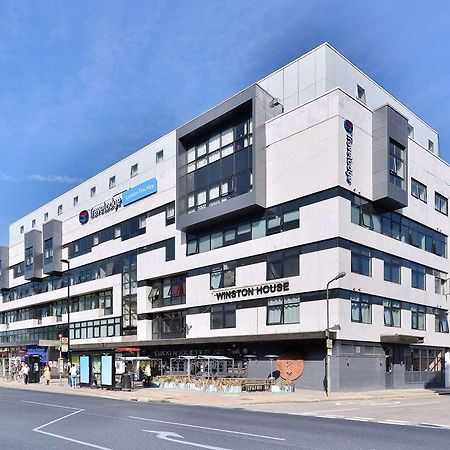Travelodge London Finchley エクステリア 写真